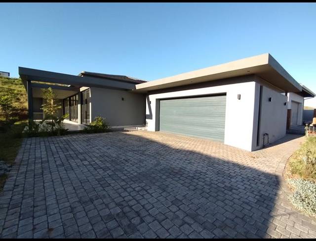 3 BEDROOM TOWNHOUSE FOR SALE IN SIBAYA PRECINCT